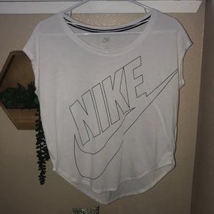 NIKE tee
